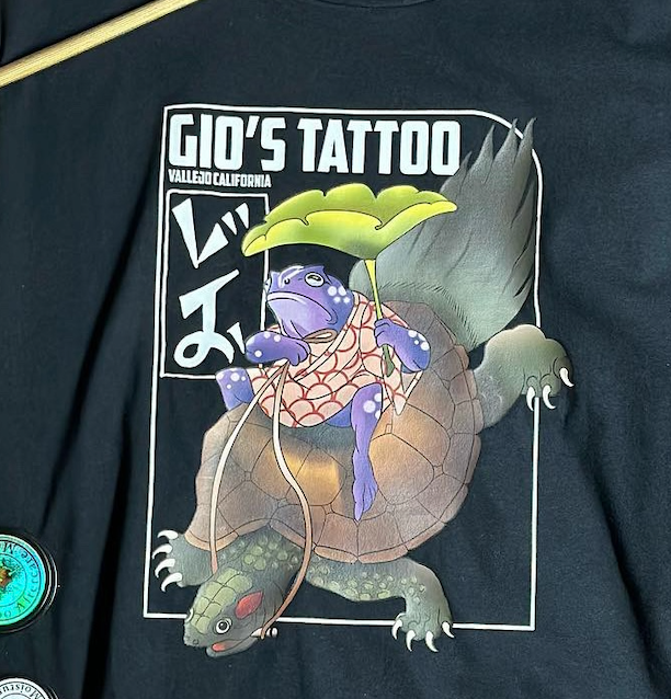 GIO TATTOO カエルにカメ Tシャツ